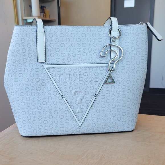 Guess Tania Printed Tote - Picture 1 of 11